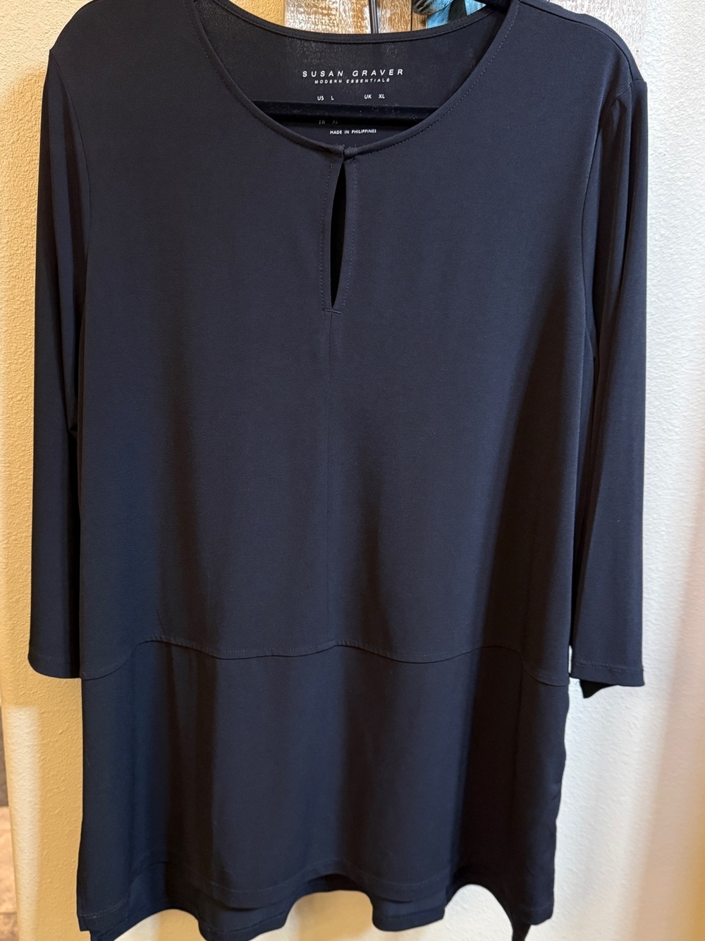 Susan Graver Modern Essentials Liquid Knit Keyhole Tunic Top Black Size L EUC